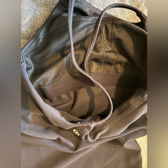 Lululemon tank top built in bra size 2 - Picture 5 of 6